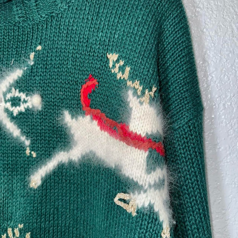 Festive Green Sweater with Reindeer and Snowflakes - Picture 4 of 8